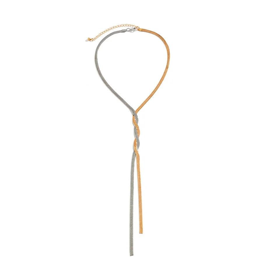 Bijou de cou élégant avec chaîne longue