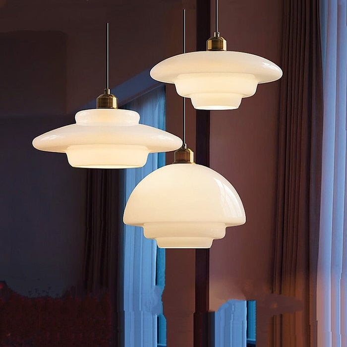 Suspension en Verre Blanc Laiton | Design Mid-Century Moderne | Variétés de Diamètre | Longueur de Suspension Réglable | Verre et Laiton | Convient pour 110V-120V | Élément Élégant pour Intérieur