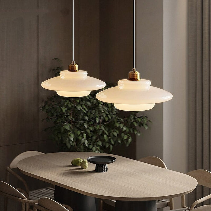 Suspension en Verre Blanc Laiton | Design Mid-Century Moderne | Variétés de Diamètre | Longueur de Suspension Réglable | Verre et Laiton | Convient pour 110V-120V | Élément Élégant pour Intérieur