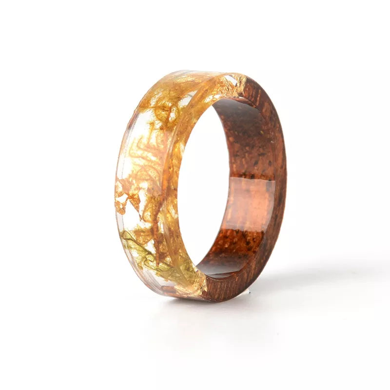 Bague en résine de bois transparente