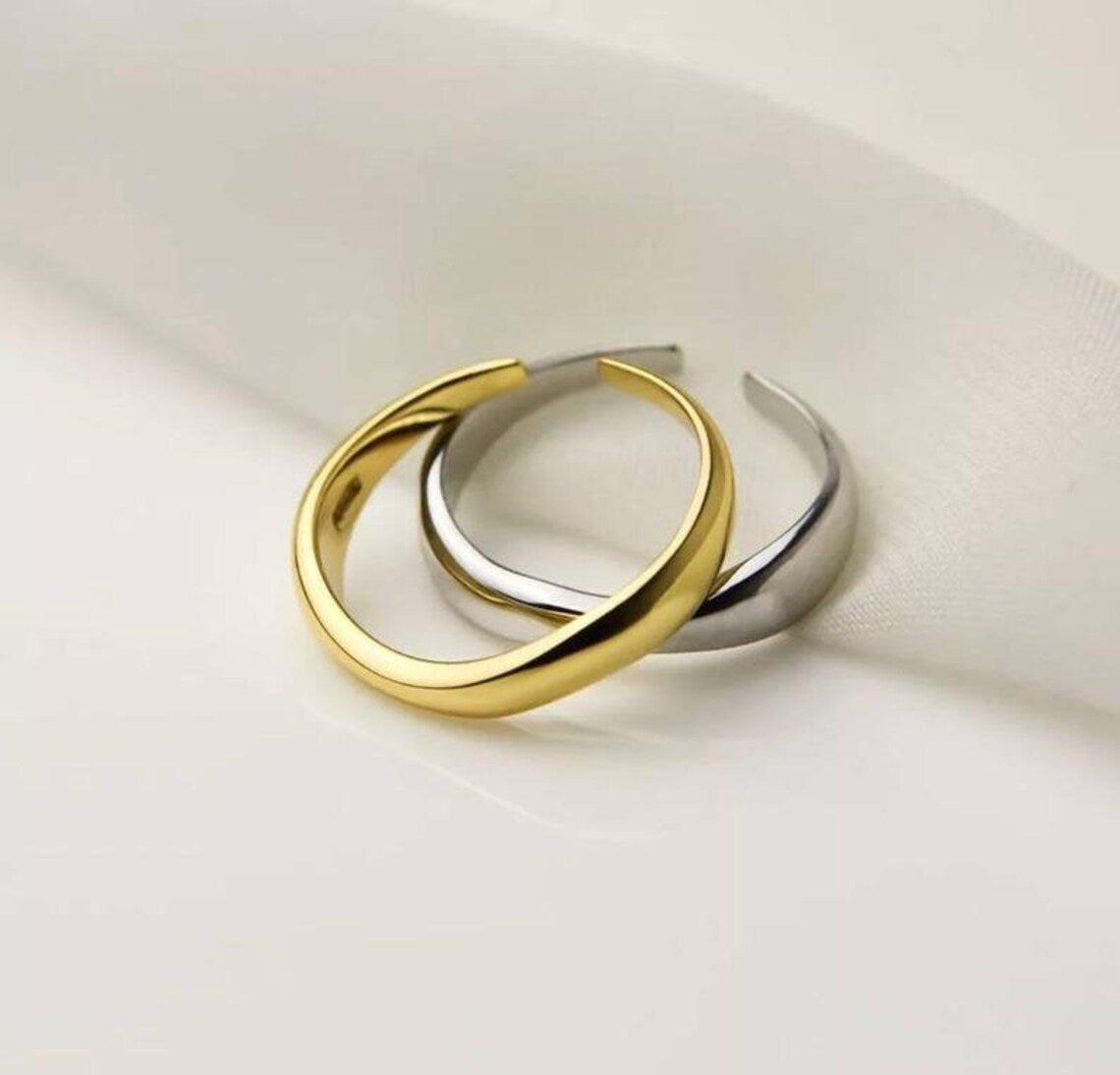 Bague ondulée simple en argent