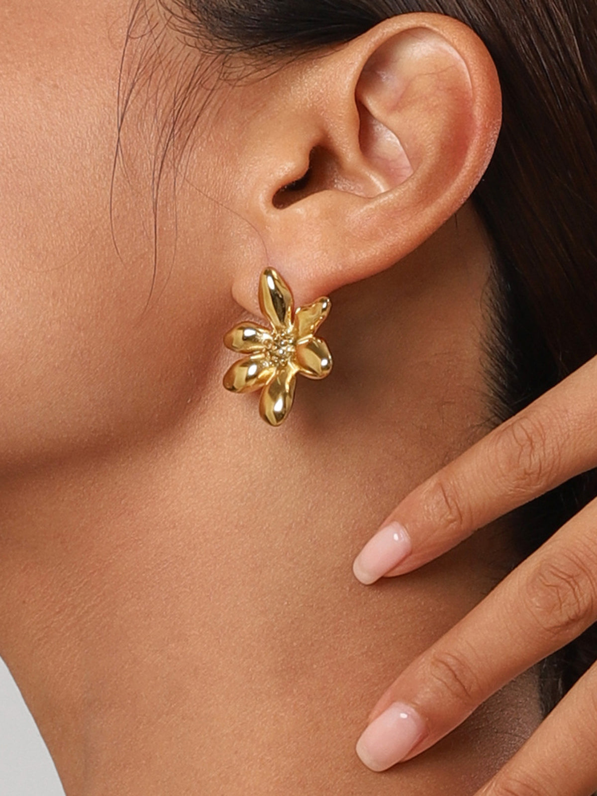 Boucles d'oreilles fleuries élégantes – Florina