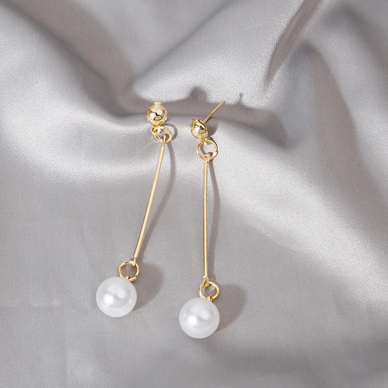 Boucles d'oreilles pendantes en perles au design luxueux – Selena