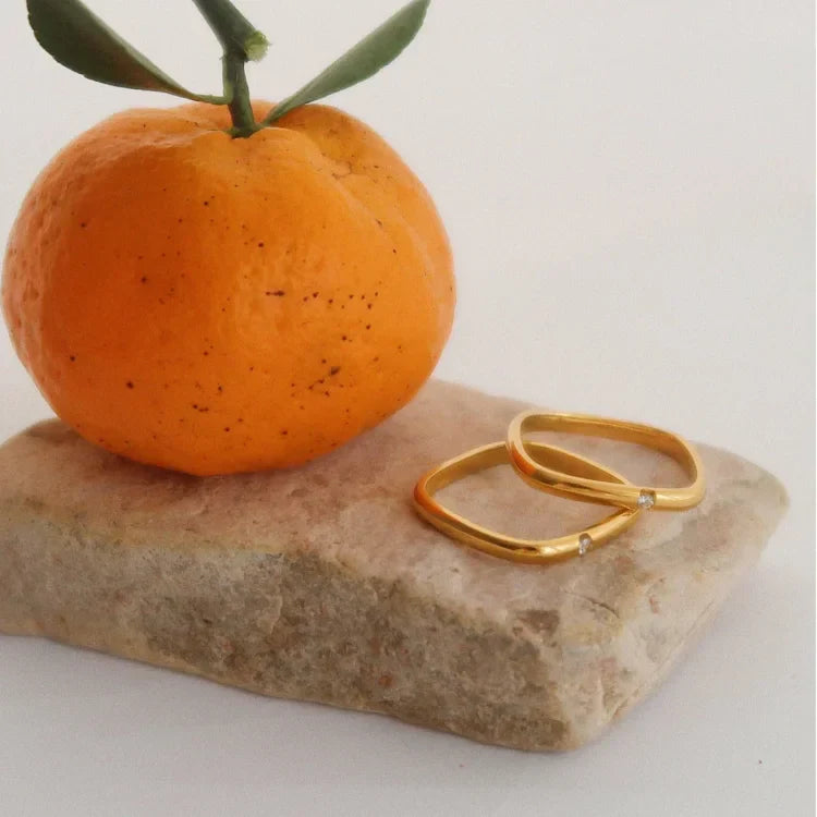 Bague en zirconium minimaliste – Leona