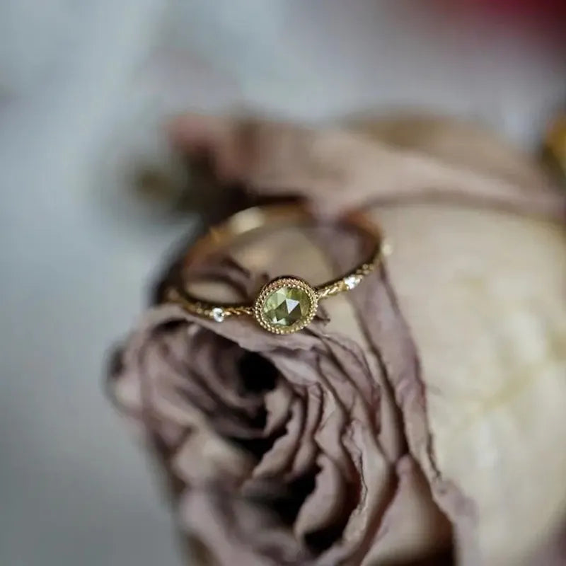 Bague de beauté en péridot vert frais