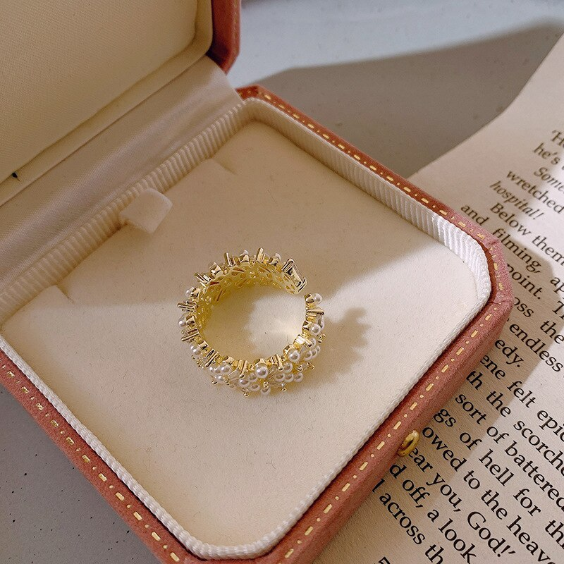 Bague ajustable en perles jolie