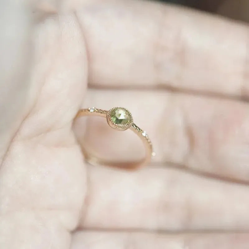 Bague de beauté en péridot vert frais