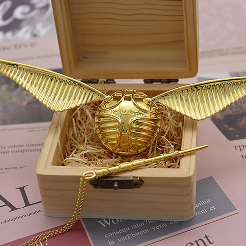 Boîte à Anneau Orb avec Ailes Dorées – Coffret à Bijoux de Luxe Portable
