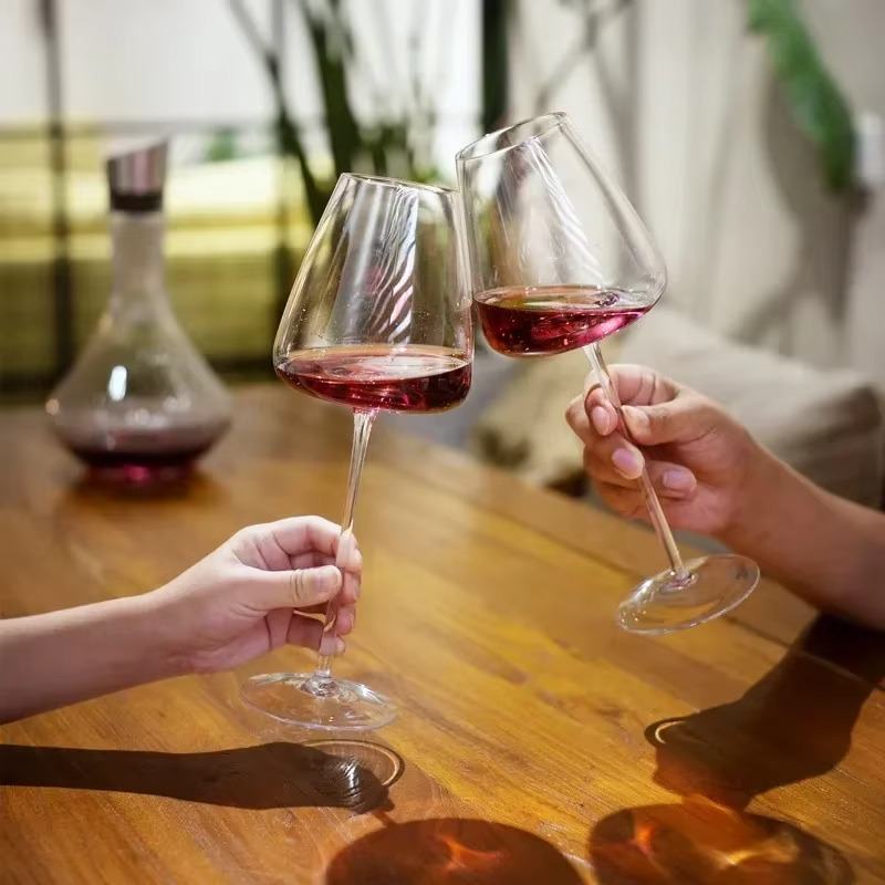 Verres à Vin en Cristal | LuxeSip | Élégance Artisanale