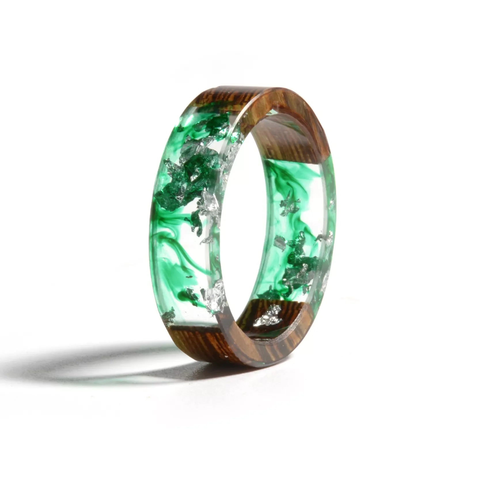 Bague en résine de bois transparente
