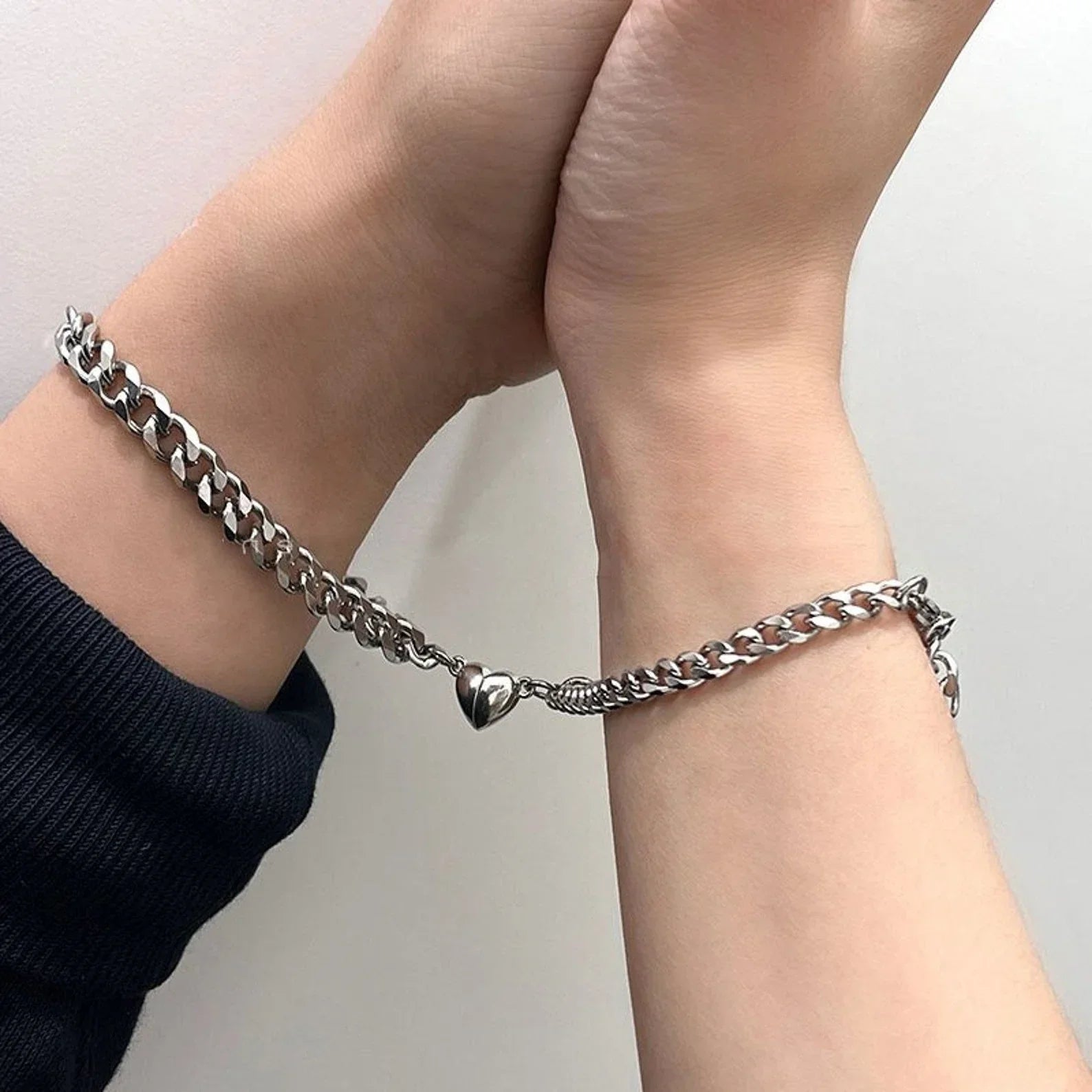 Bracelet en Cœurs Magnétiques - Parfait pour les couples