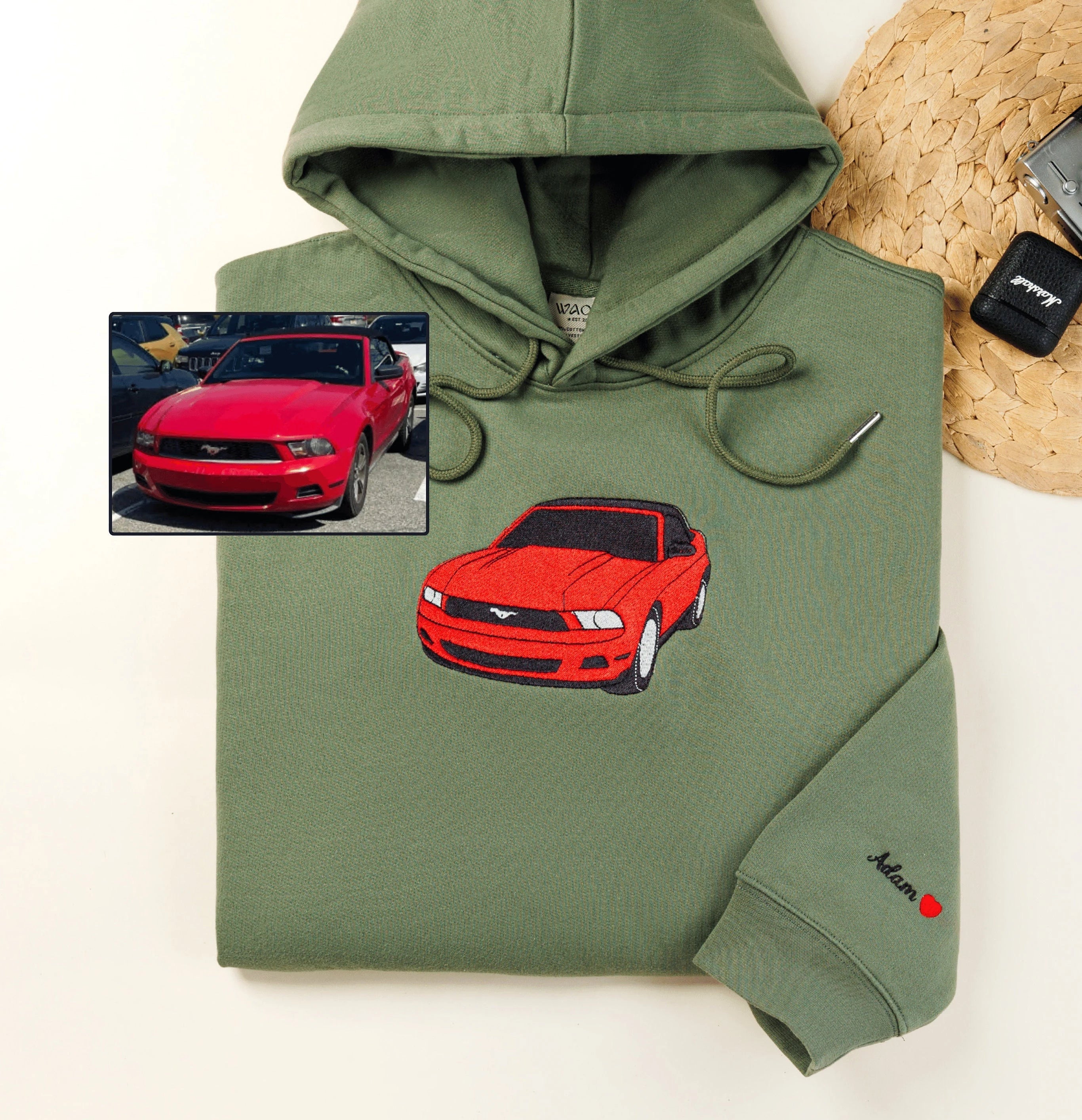 CarStitch | Sweat à capuche brodé personnalisable à l'effigie de votre voiture