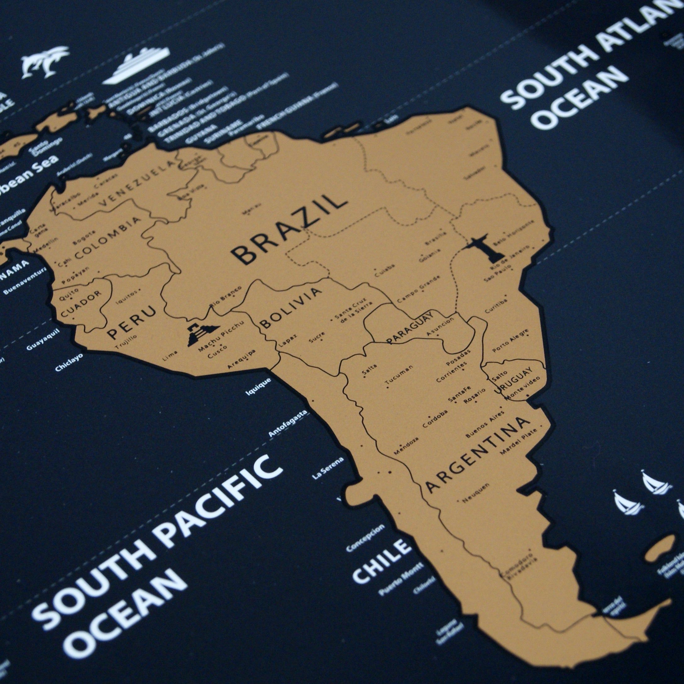 VoyageLuxe Carte du Monde à Gratter XL | Explorez le monde avec style et personnalisez vos voyages en un clin d'œil