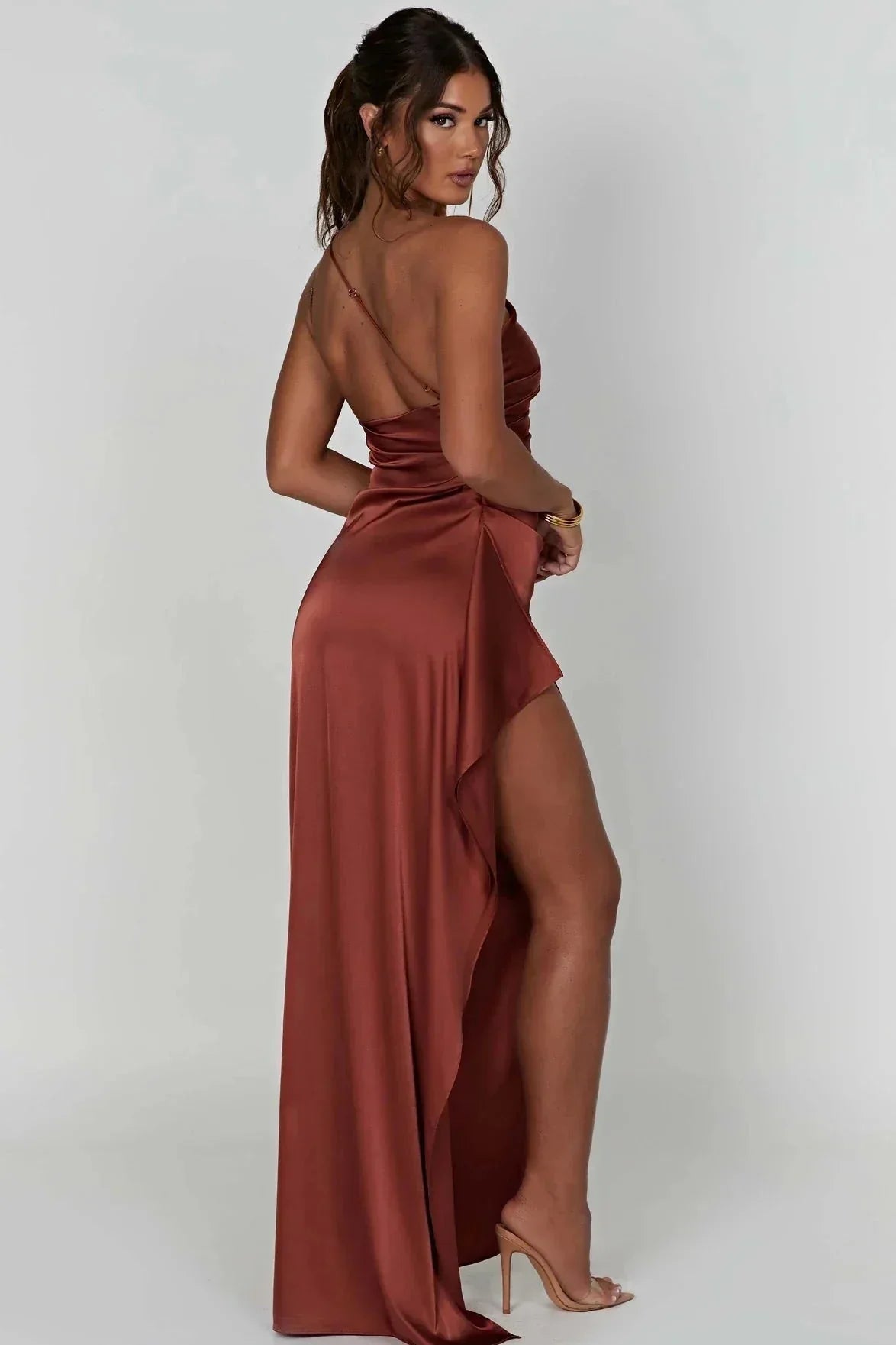 Souci | Robe maxi asymétrique avec fente haute