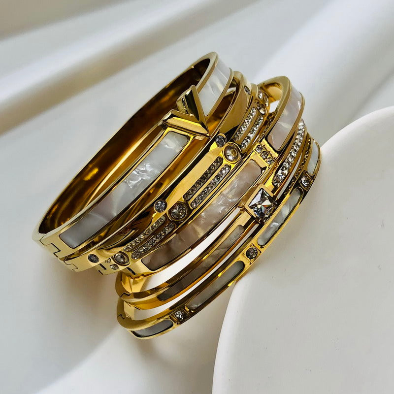 Bracelet avec incrustation de zircon
