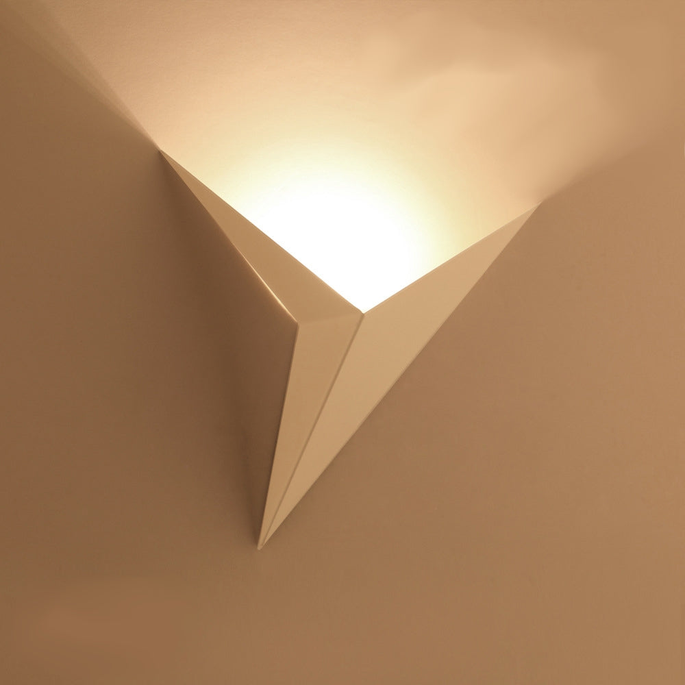 Applique Murale Triangulaire Moderne - TrigoLux