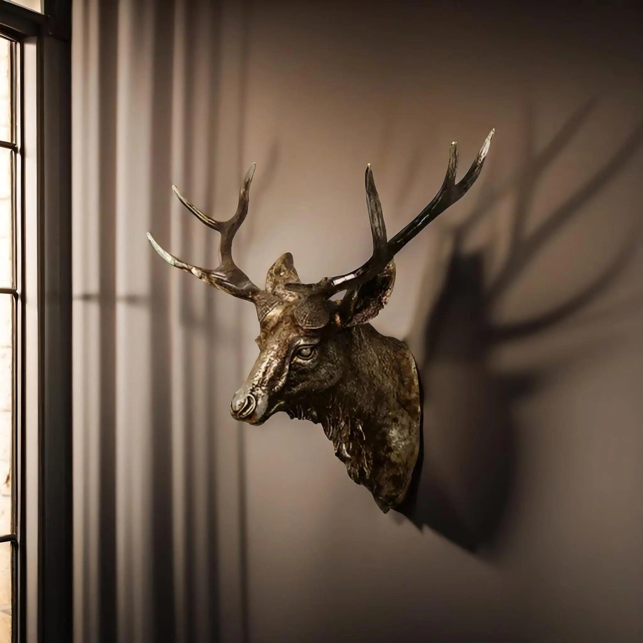 MysticHorn™ | Décor mural tête de cerf majestueux | Design de bois de cerf rustique pour la décoration de maison de chalet et de lodge