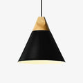 Suspension en bois et aluminium en forme de cône