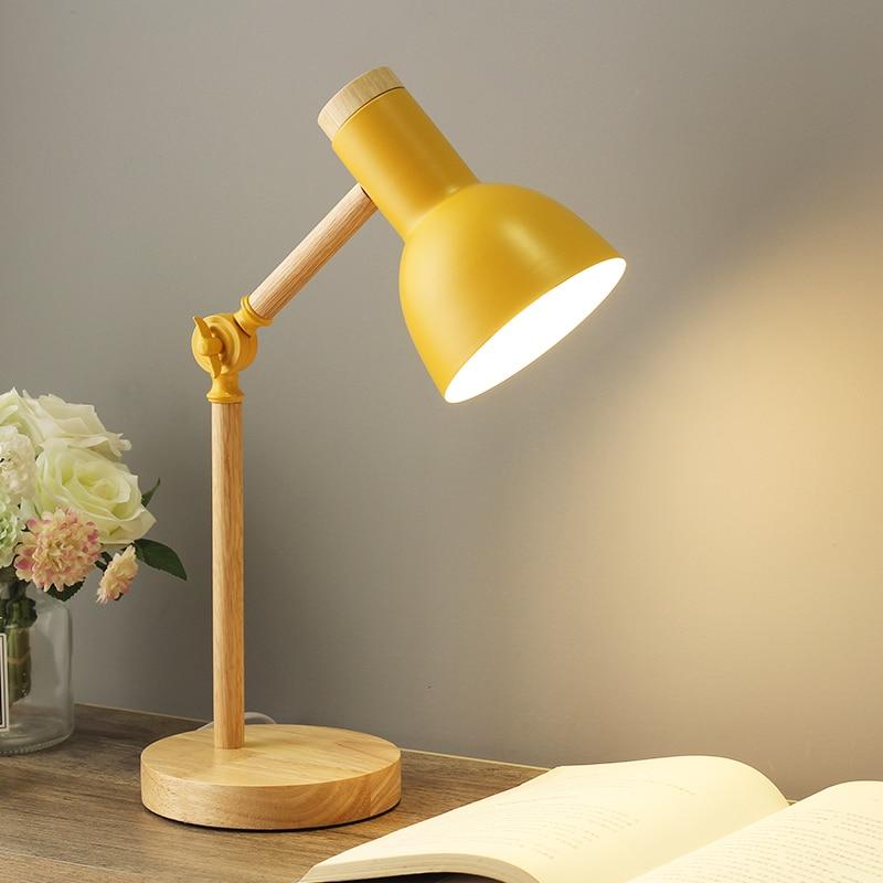 LuxeNordic Élégante Lampe de Bureau en Bois | Éclairage stylé pour un espace de travail moderne
