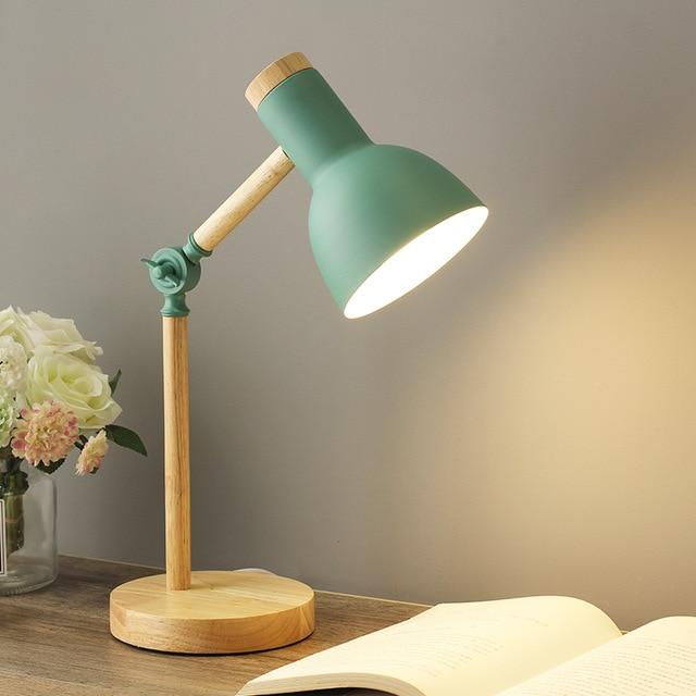 LuxeNordic Élégante Lampe de Bureau en Bois | Éclairage stylé pour un espace de travail moderne