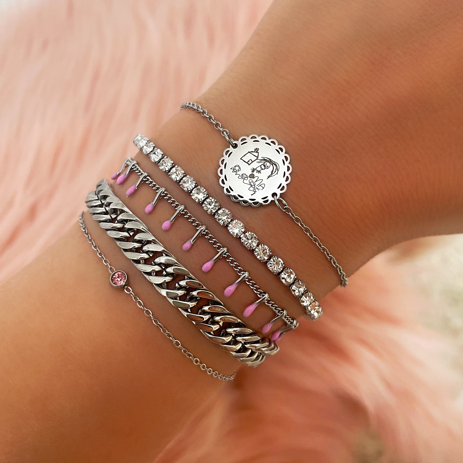 Bracelet de naissance en pierres précieuses rondes