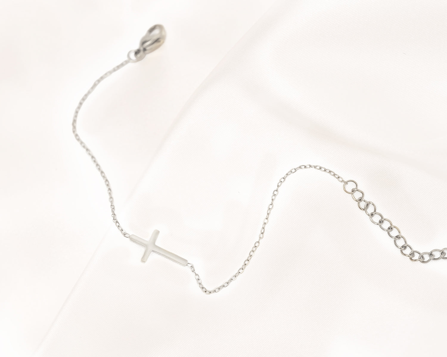 Bracelet croix en or et argent